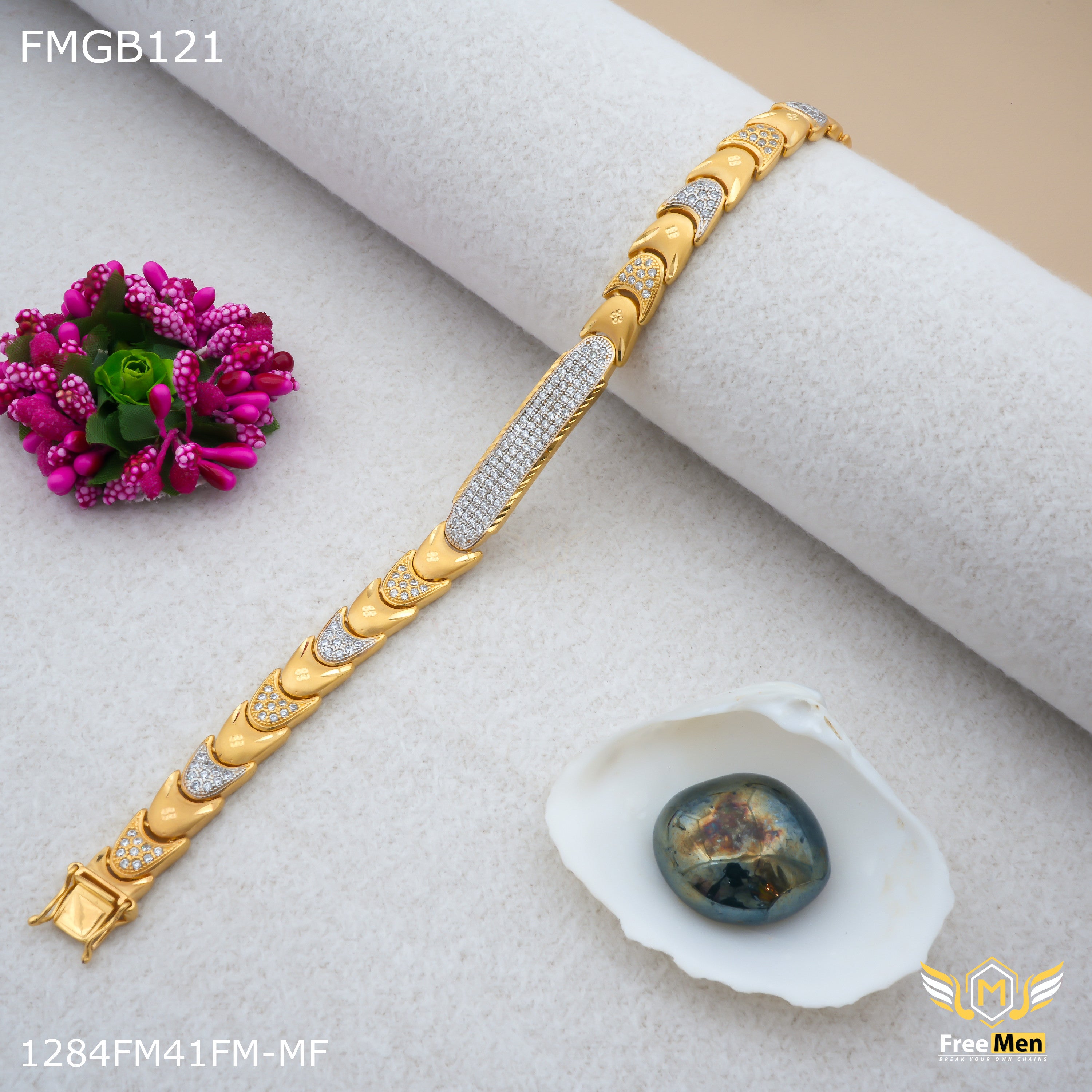 Senco Gold Womens Gold & Diamonds Trine Chain Gold Bracelet : Amazon.in:  Fashion