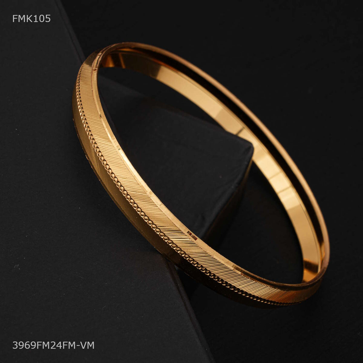 Designer Golden Dot Arrow Lining kada for Men FMK105